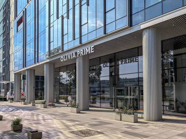 Wejście do punktu obsługi Karty Mieszkańca znajdującego się w biurowcu Olivia Prime.