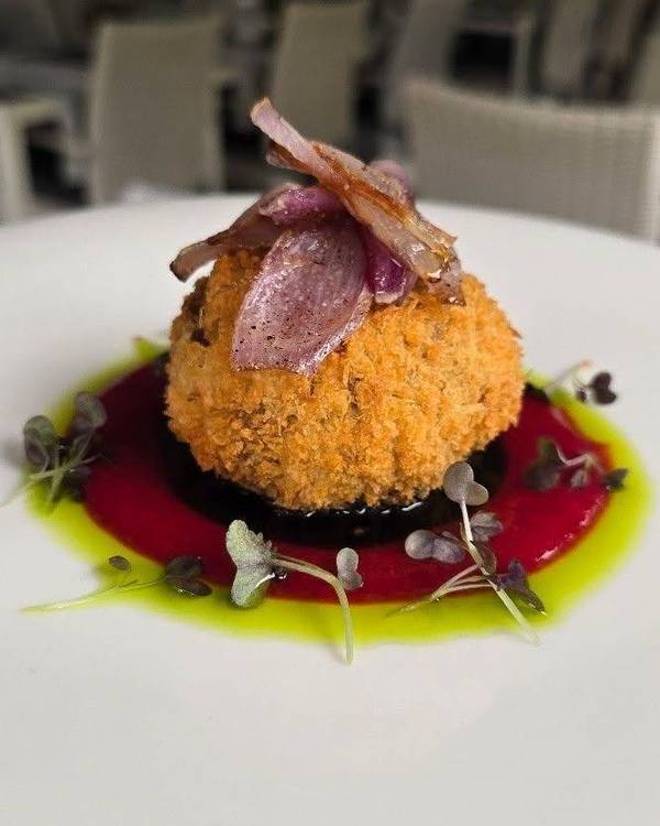 Polik wołowy serwowany w restauracji Magiel.